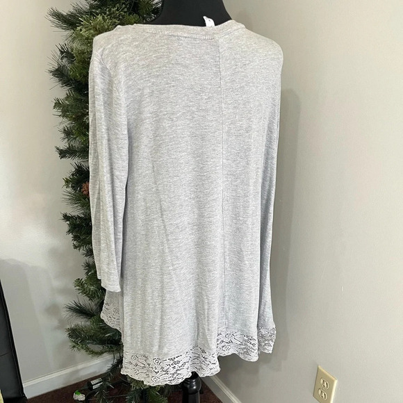 ZENANA PREMIUM L 3/4 sleeve Gray Tunic with Lace Trim - Picture 2 of 9